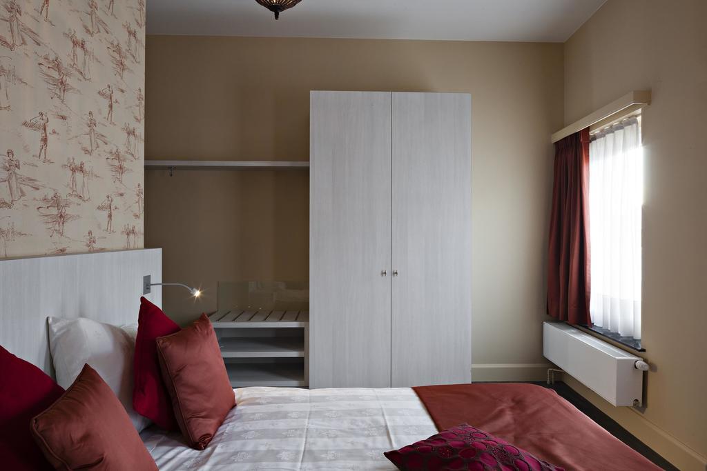 Hotel Duivels Paterke Harelbeeksestraat 29, 8500 Kortrijk Exteriör bild