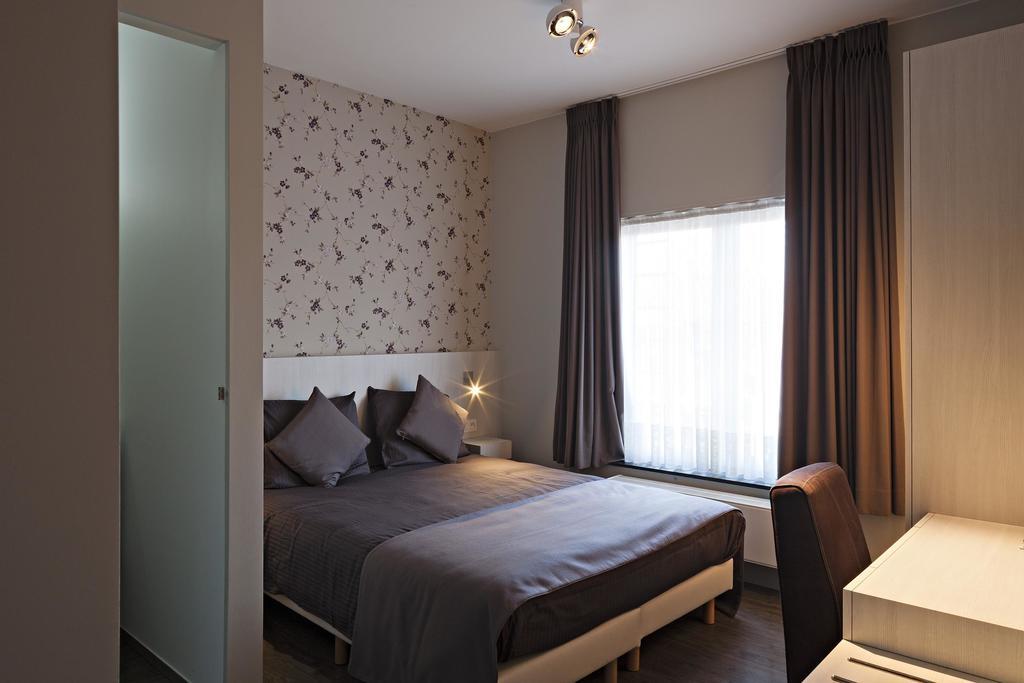 Hotel Duivels Paterke Harelbeeksestraat 29, 8500 Kortrijk Exteriör bild